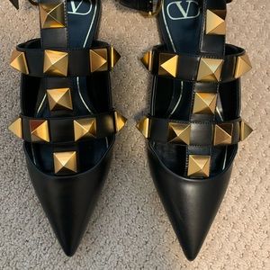 Size 38 Valentino Garavani Roman Stud, Black Calfskin Ballet with maxi studs